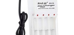 Ładowarka do akumulatorków paluszków AA AAA + 4 akumulatory 600mah 1271